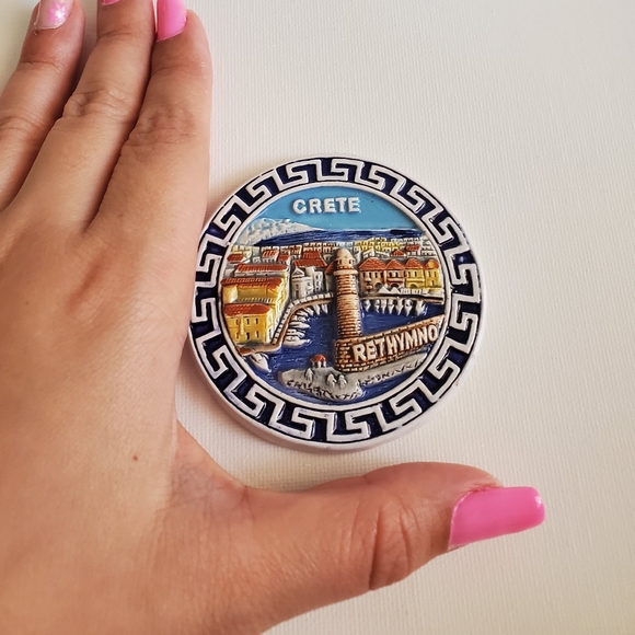 Crete Hand Painted Magnet Art - Picture 4 of 4